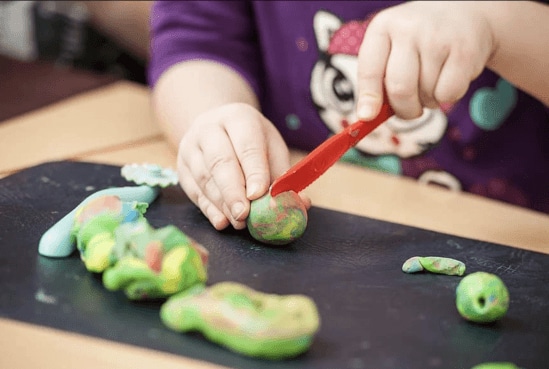 COMMENT FAIRE DU SLIME AVEC DE LA PATE A FIXE ? 